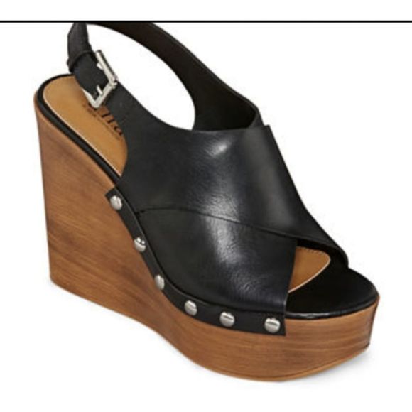 a.n.a Shoes Anadowny Black Leather Studded Wooden Wedge Sandals